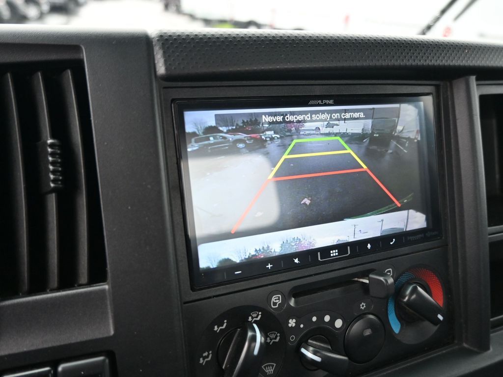 2024 Isuzu NPR HD 