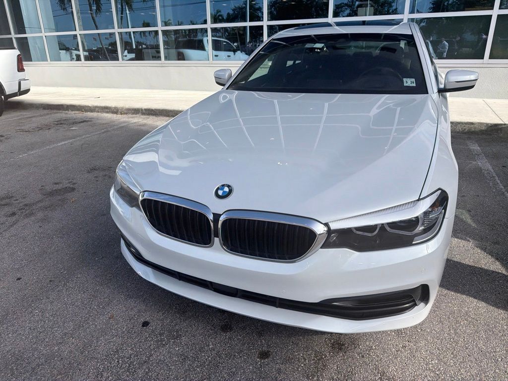 Used 2019 White Metallic BMW 540i xDrive image 3