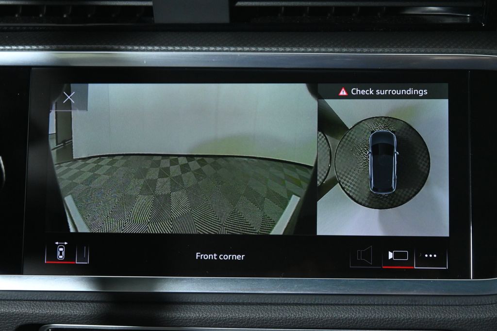 Thumbnail: 2025 Audi Q3 - 23