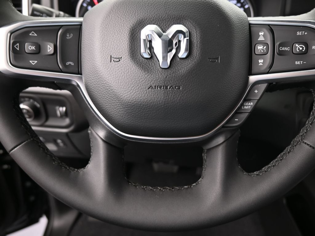 New 2026 Diamond Black Crystal Pearlcoat Ram Big Horn/Lone Star image 25