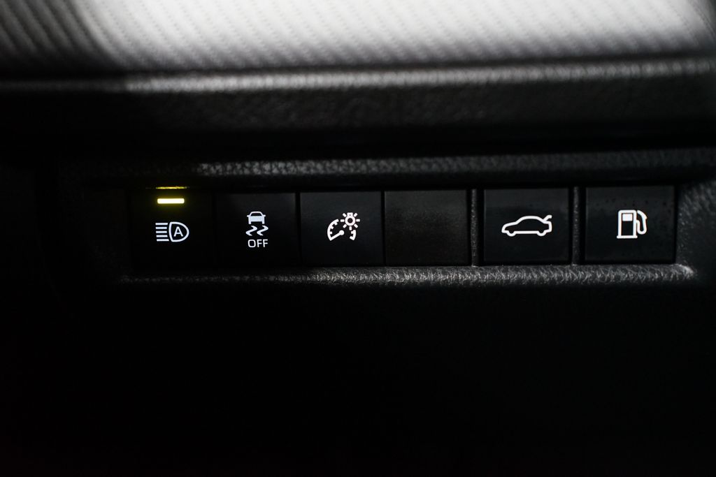 Thumbnail: 2025 Toyota Camry - 25