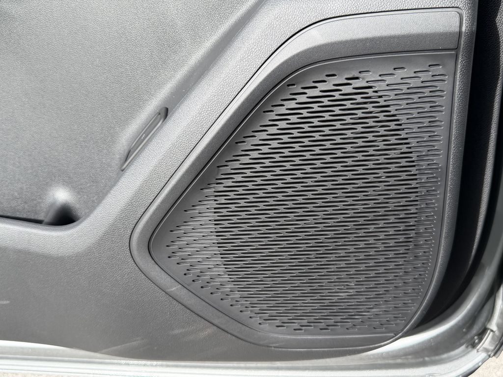 new 2026 Chevrolet Traverse car, priced at $39,395