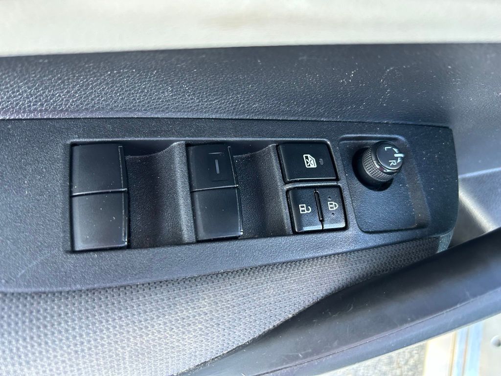 Thumbnail: 2022 Toyota Corolla - 16