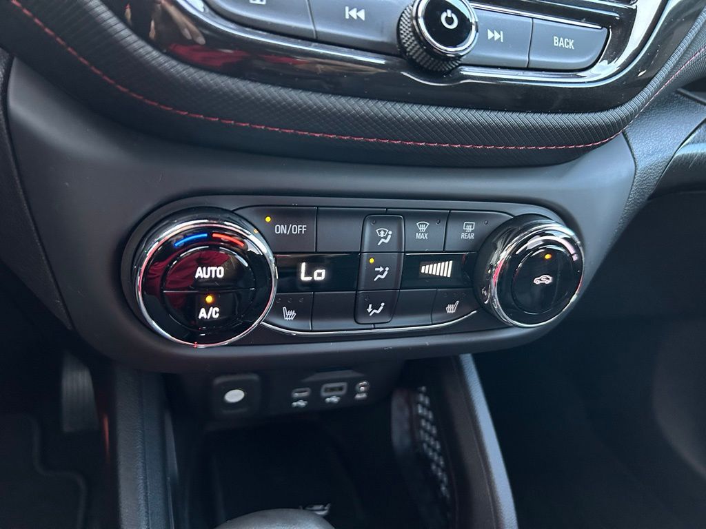 Thumbnail: 2023 Chevrolet TrailBlazer - 26