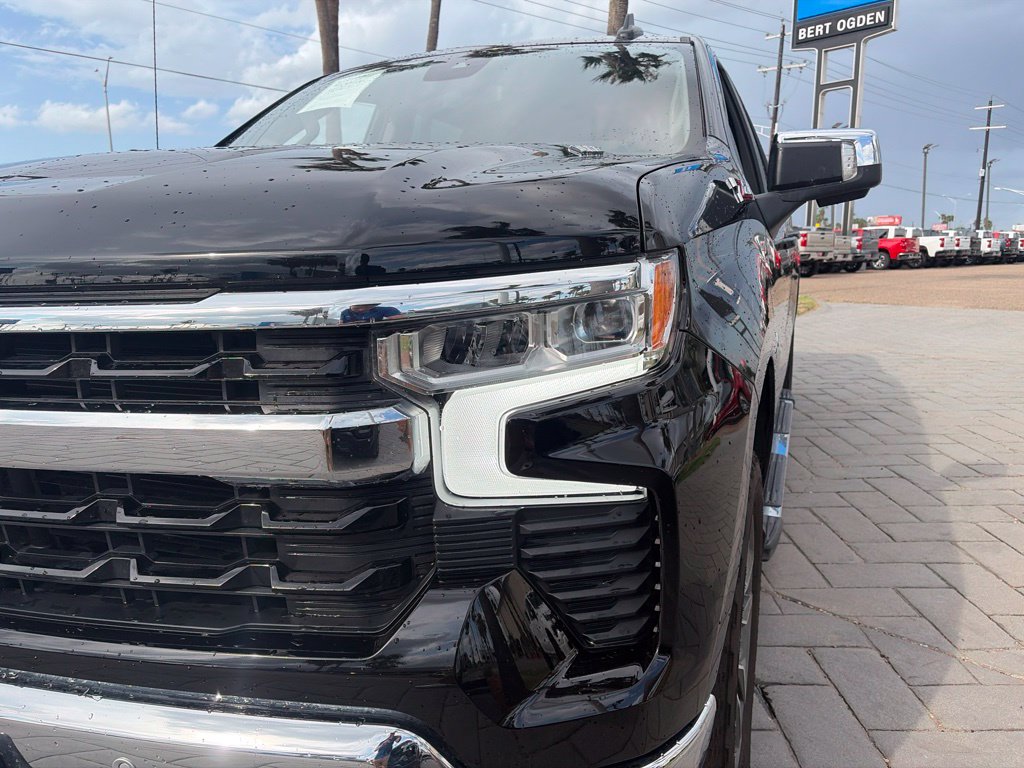 Used 2026 Black Chevrolet LT image 3