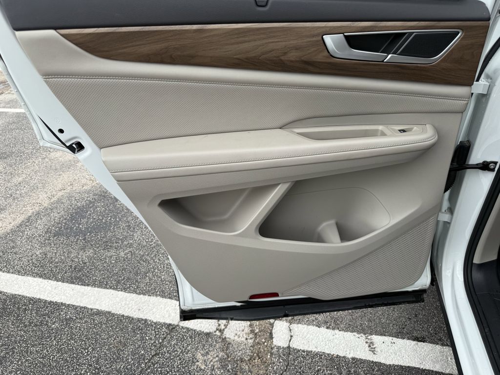 2024 Volkswagen Atlas 2.0T SE w/Technology White at DeMontrond Gulf Freeway