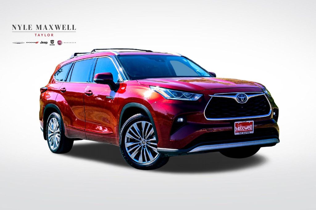 Used Car 2021 Toyota Highlander Hybrid  Platinum For Sale Under $30,000 In Taylor, Texas
