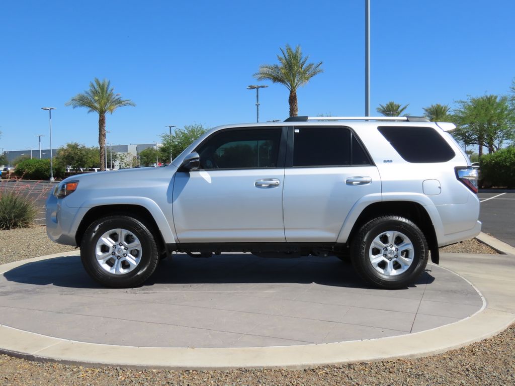 2023 Toyota 4Runner SR5 8