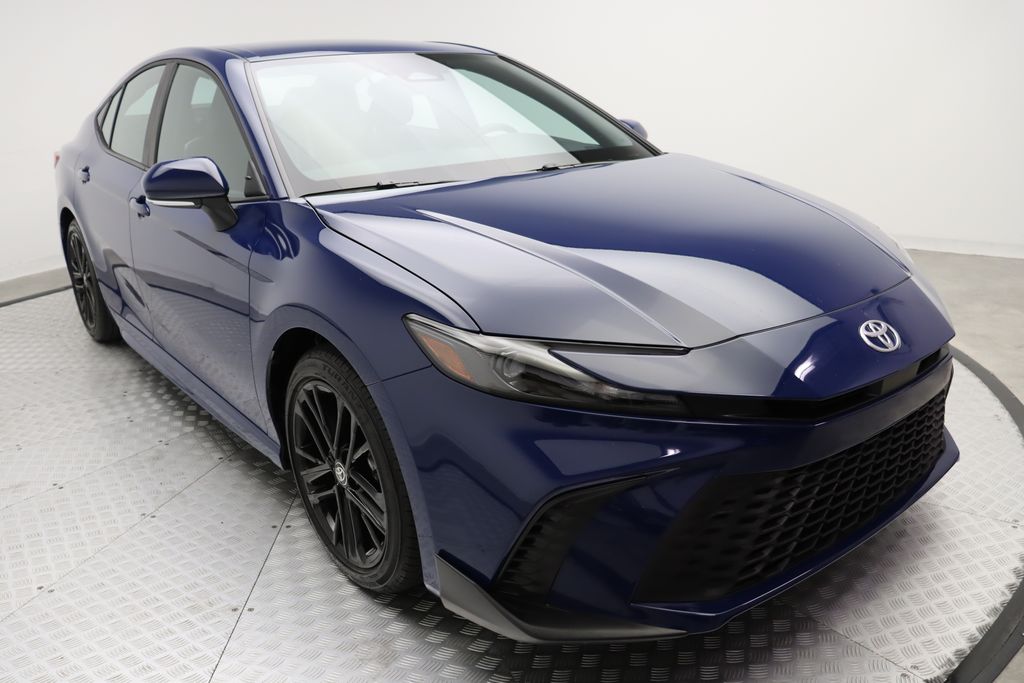 2025 Toyota Camry SE 6