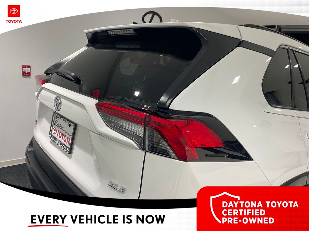 2024 Toyota RAV4 XLE - Photo 10