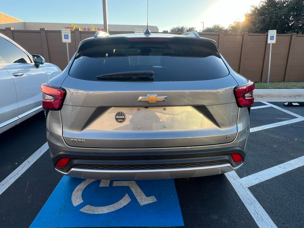 Thumbnail: 2024 Chevrolet Trax - 4