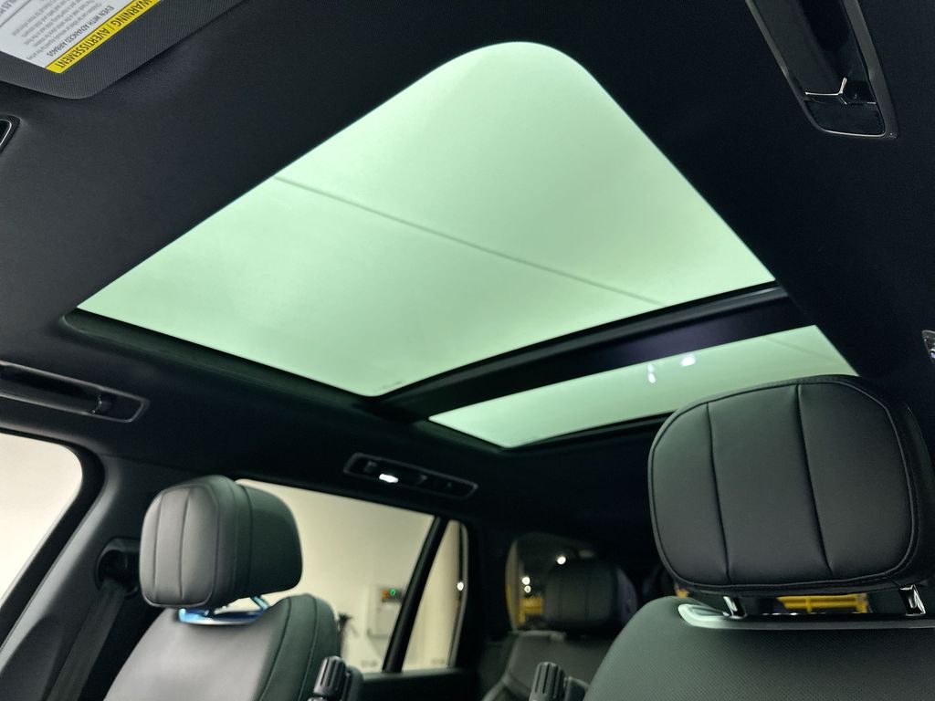 Thumbnail: 2026 Land Rover Range Rover - 11