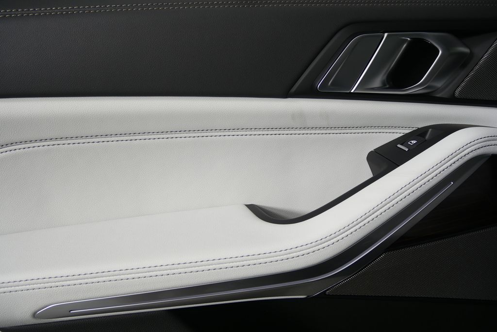 Thumbnail: 2026 BMW X5 - 14