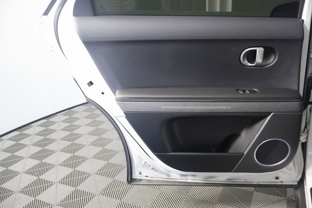 Thumbnail: 2022 Hyundai Ioniq 5 - 13