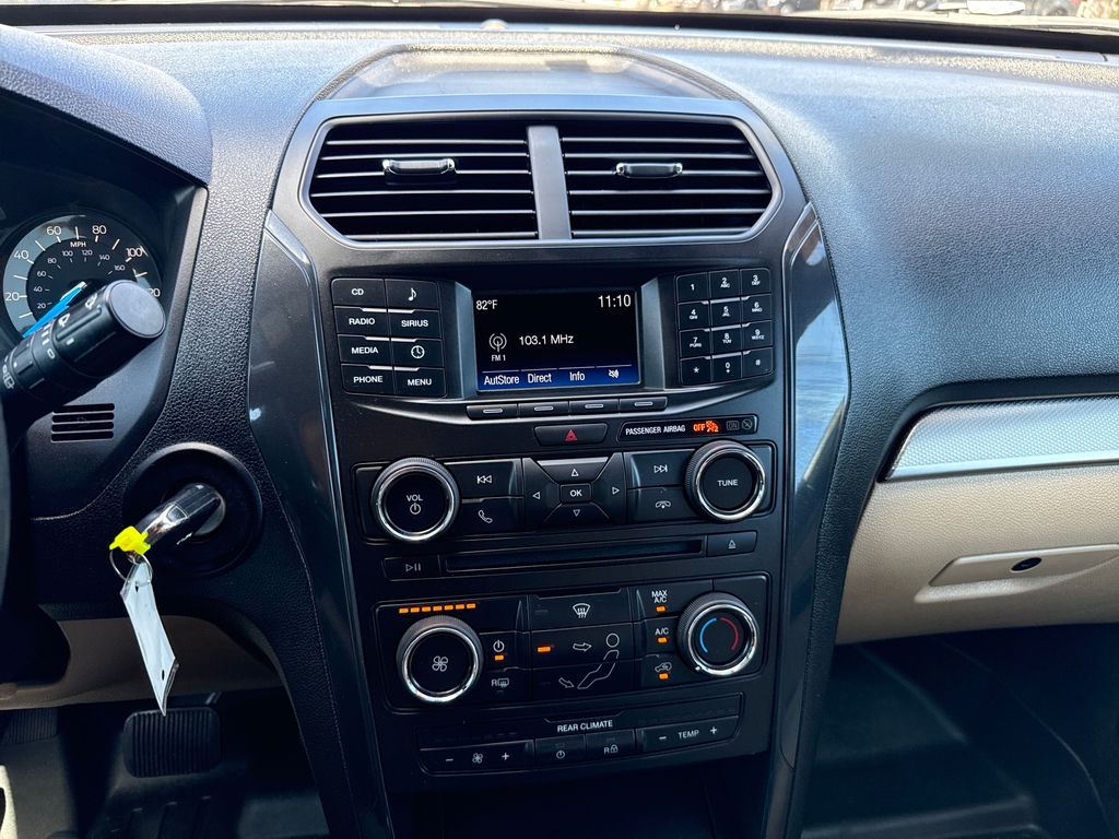 2017 Ford Explorer Base photo 14
