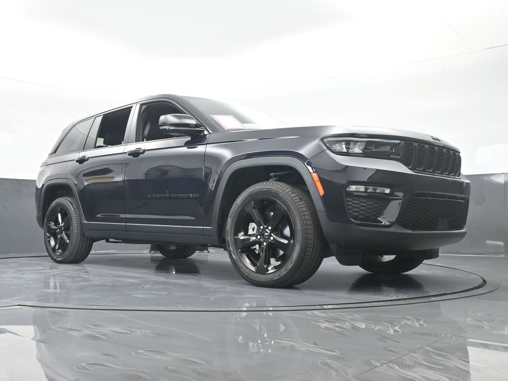 Used 2024 Midnight Sky Jeep Limited image 65