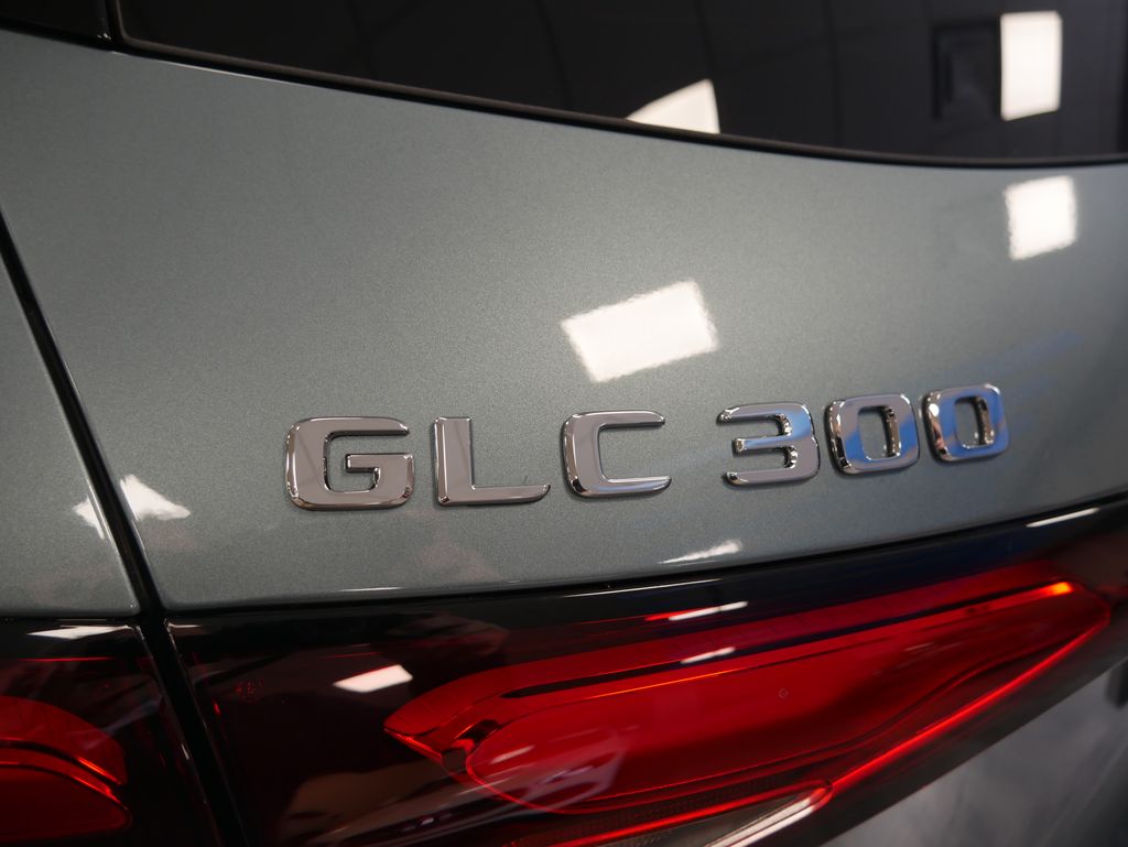 Thumbnail: 2026 Mercedes-Benz GLC - 9