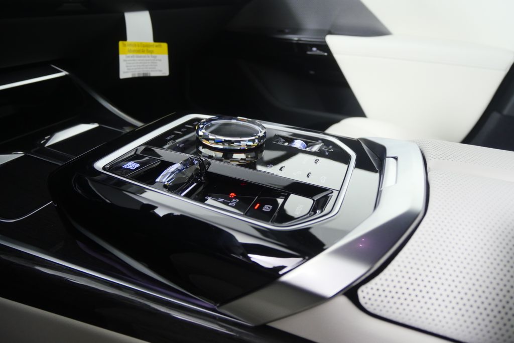 Thumbnail: 2026 BMW 7 Series - 23