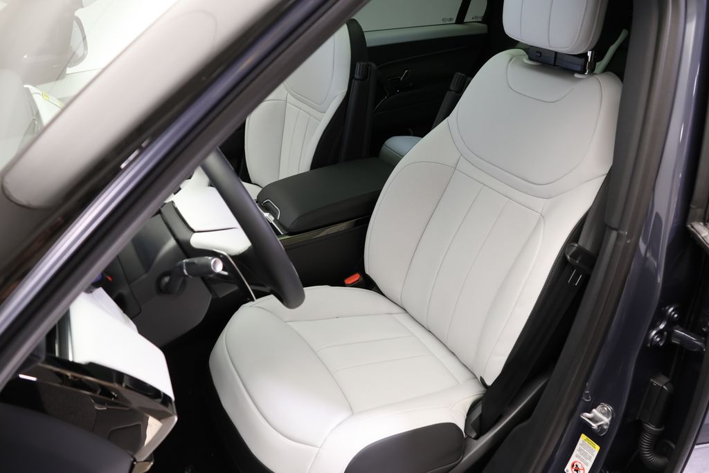 Thumbnail: 2026 Land Rover Range Rover Sport - 30
