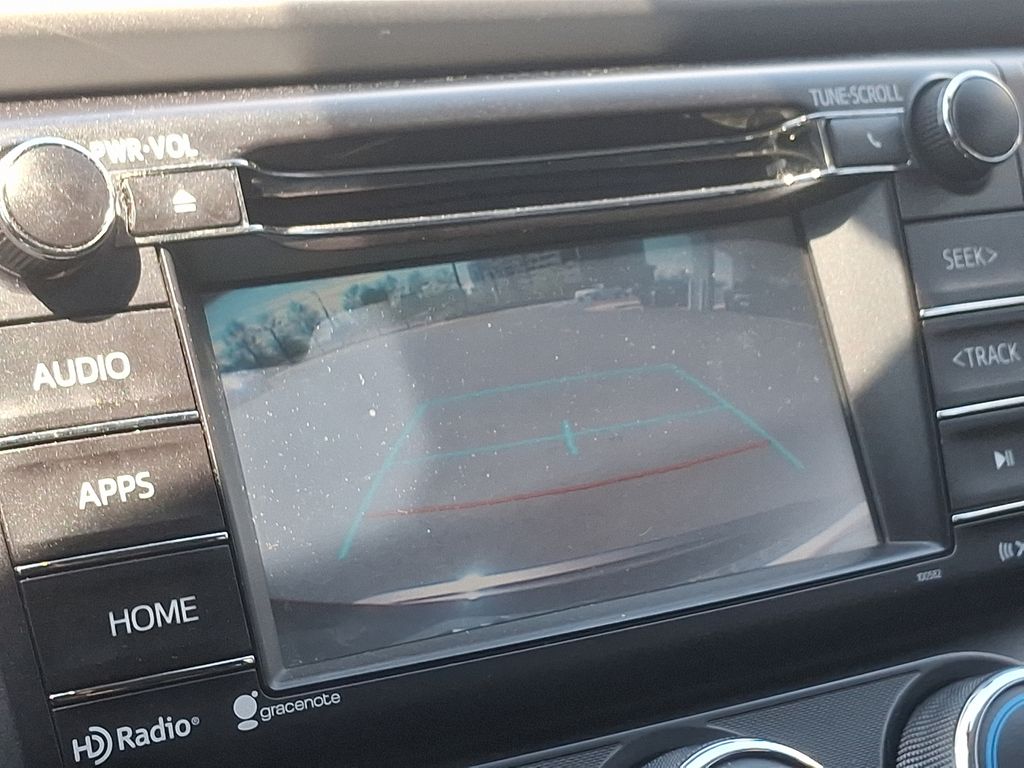 2017 Toyota RAV4 LE 17