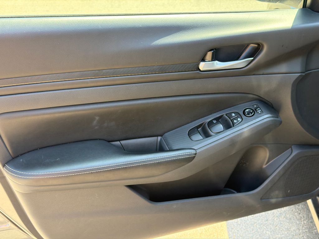 Used 2025 Gray Nissan 2.5 SV image 10