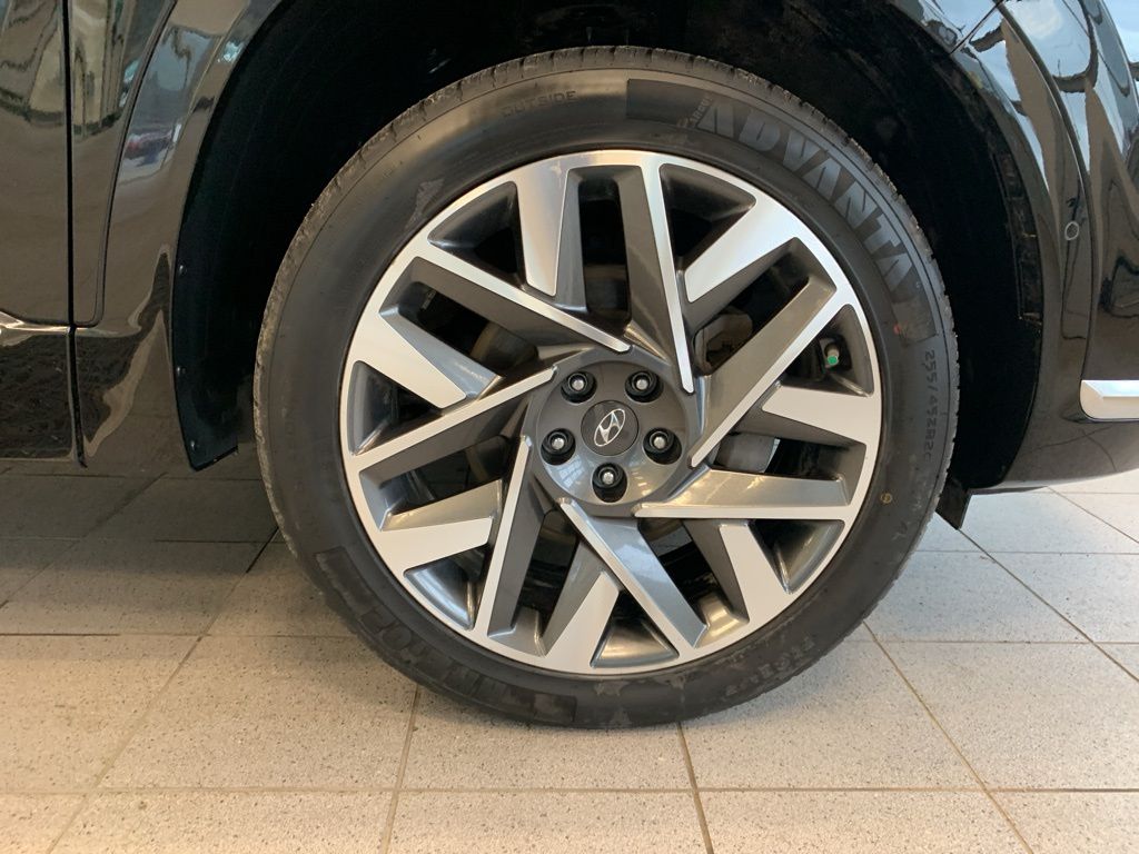 Certified Used 2022 Black Hyundai Calligraphy image 27