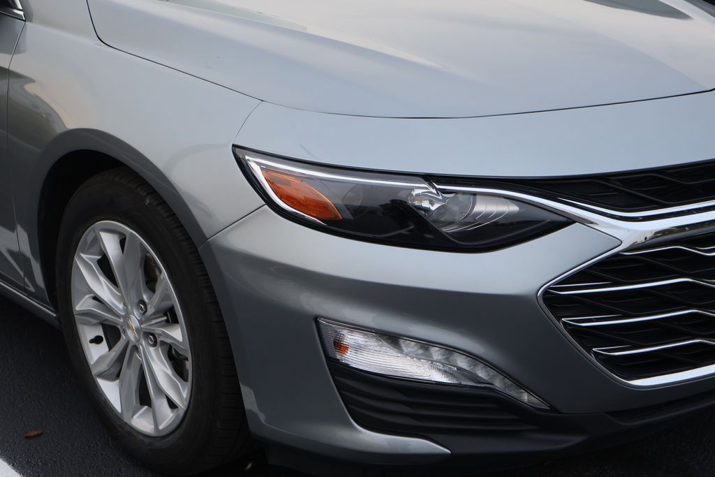 Thumbnail: 2023 Chevrolet Malibu - 4