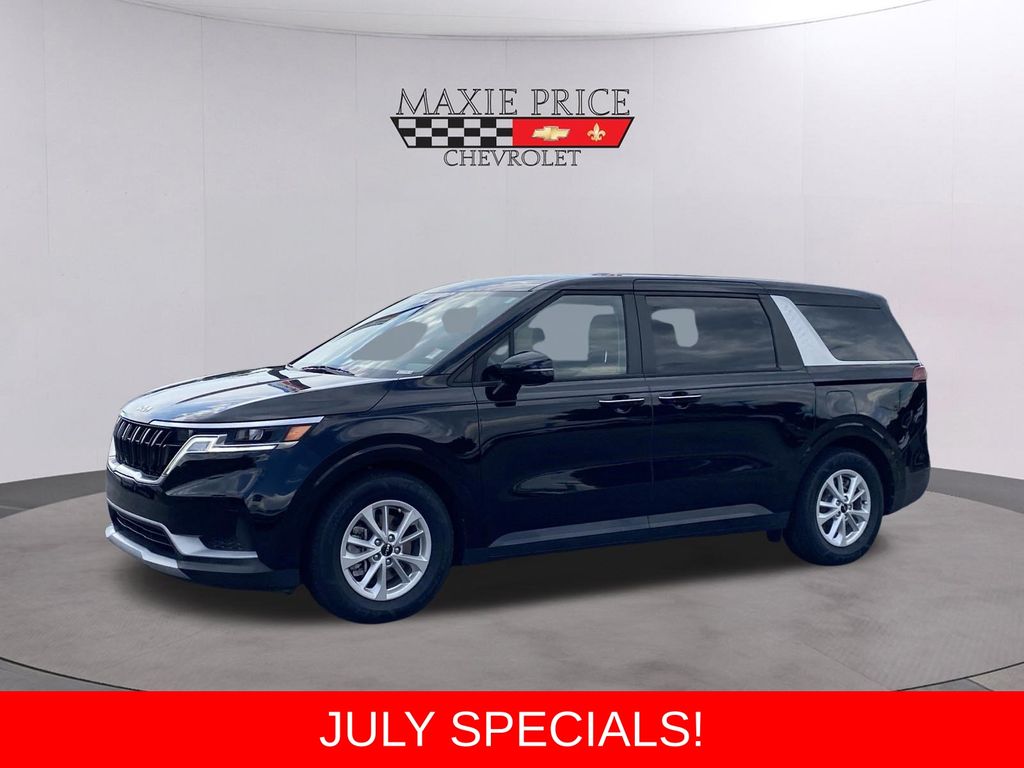 Used 2023 Kia Carnival Van