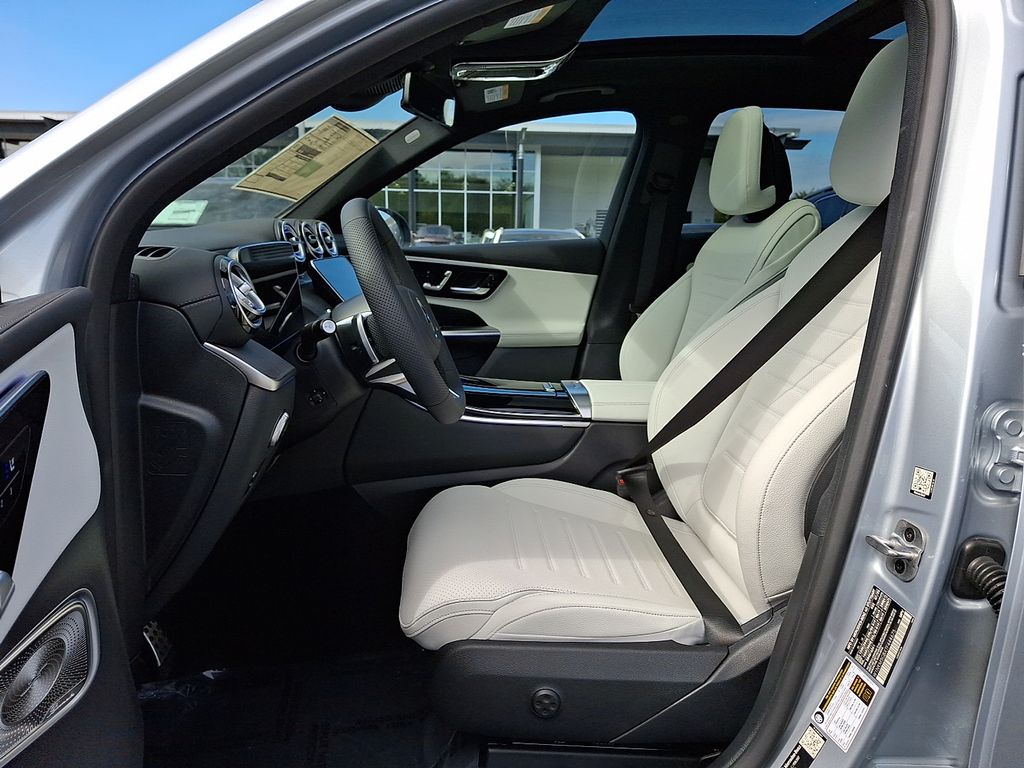 Thumbnail: 2026 Mercedes-Benz GLC - 9