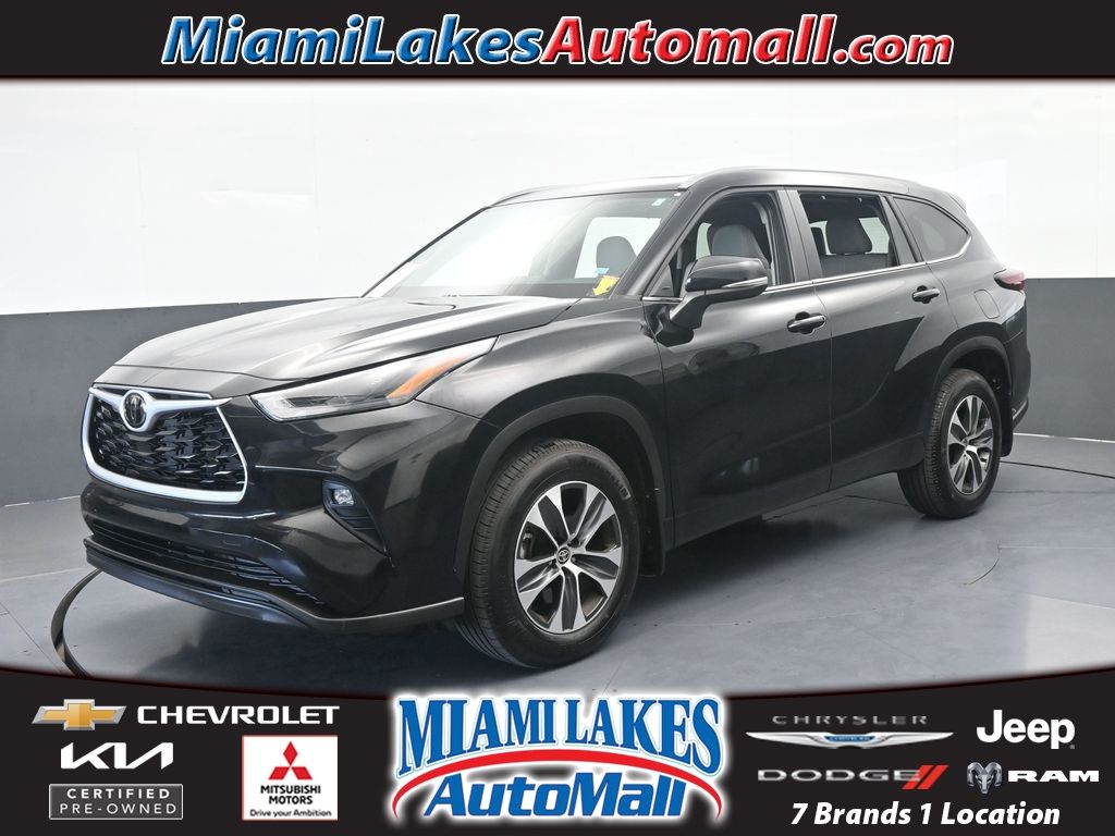 Midnight Black Metallic 2026 Toyota Highlander SUV / Crossover All-Wheel Drive 8-Speed Automatic