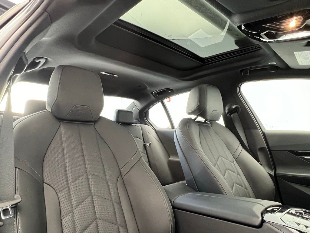 2024 BMW 5 Series 530i 8
