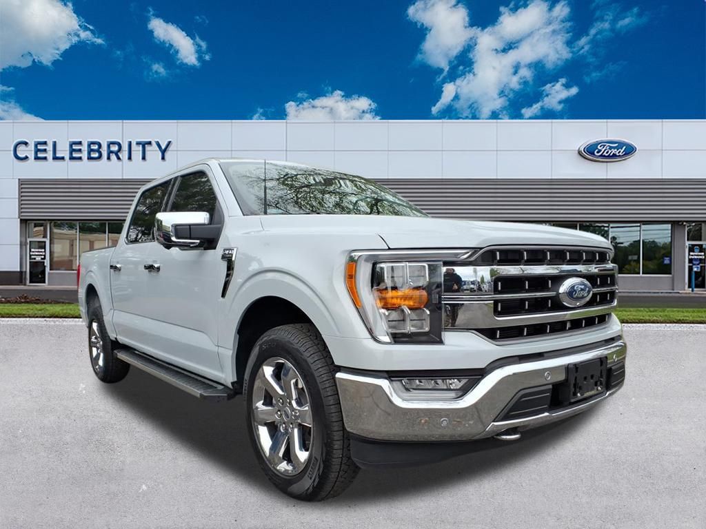 Space White Metallic 2022 Ford F-150 Lariat SuperCrew 4WD Pickup Truck Four-Wheel Drive Automatic