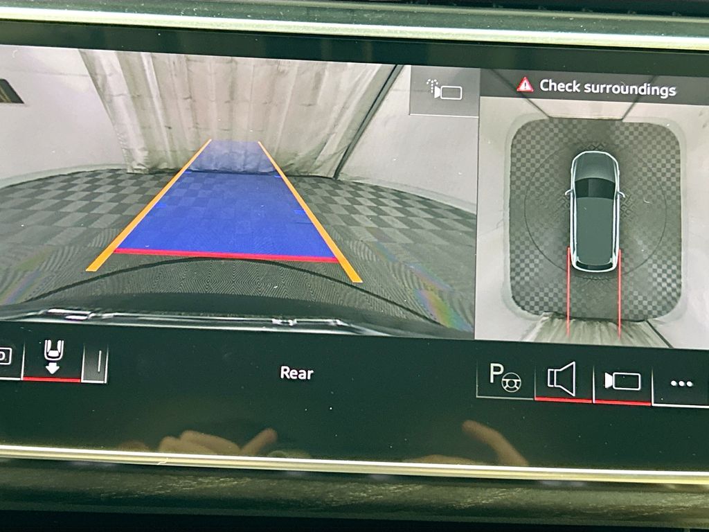 Thumbnail: 2026 Audi Q7 - 16