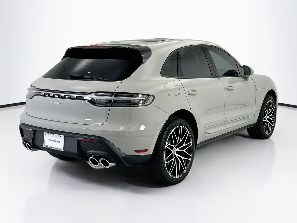 Thumbnail: 2026 Porsche Macan - 7