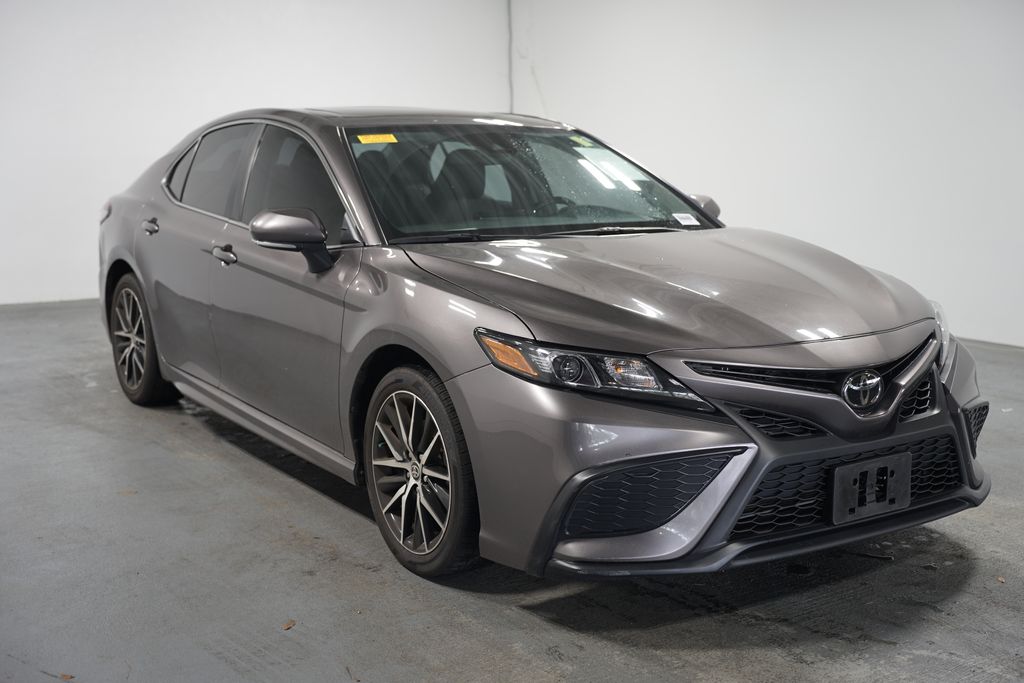 2024 Toyota Camry SE 3