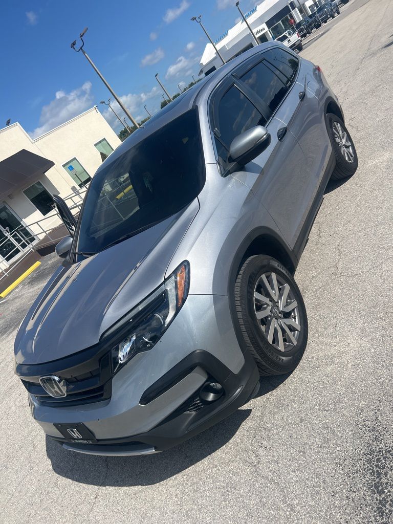 View vehicle photo 3
