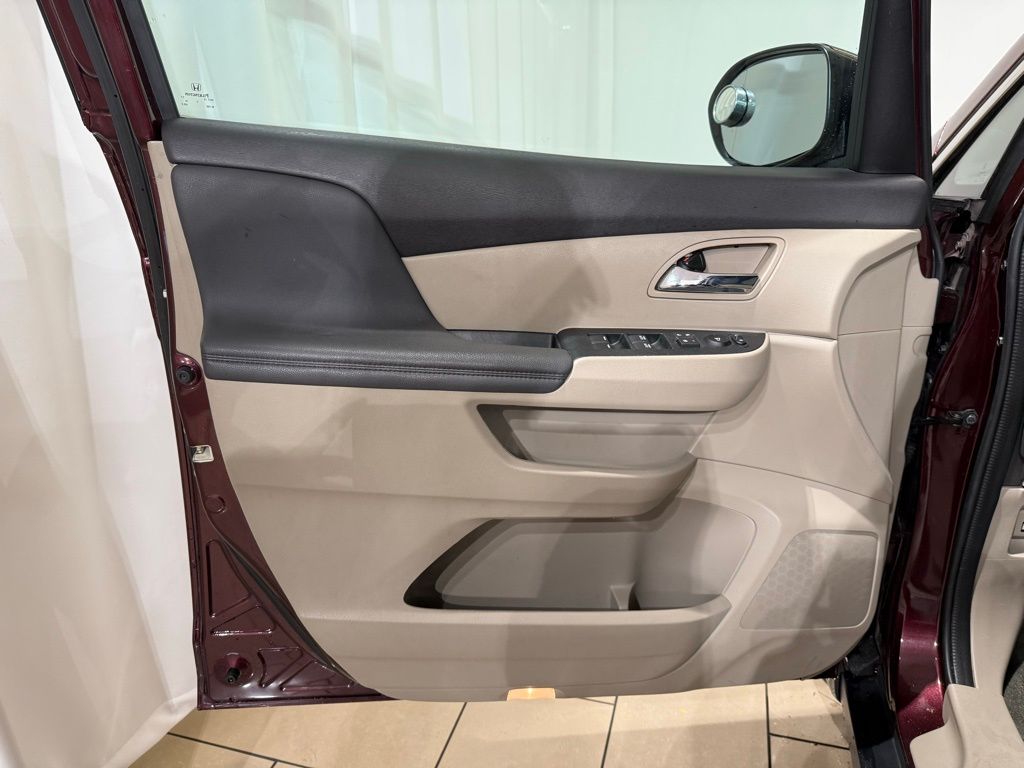 Thumbnail: 2015 Honda Odyssey - 15