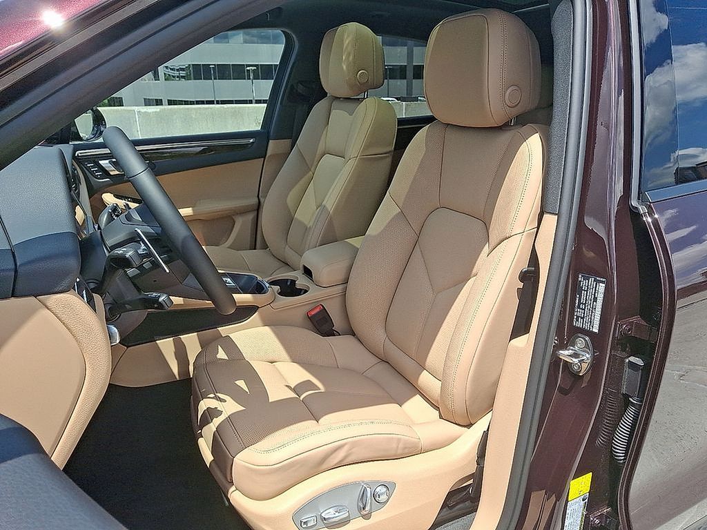 Thumbnail: 2025 Porsche Macan - 5