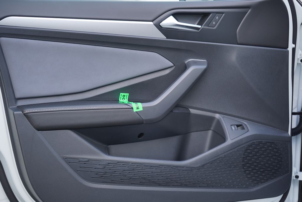 2025 Volkswagen Jetta SE 18