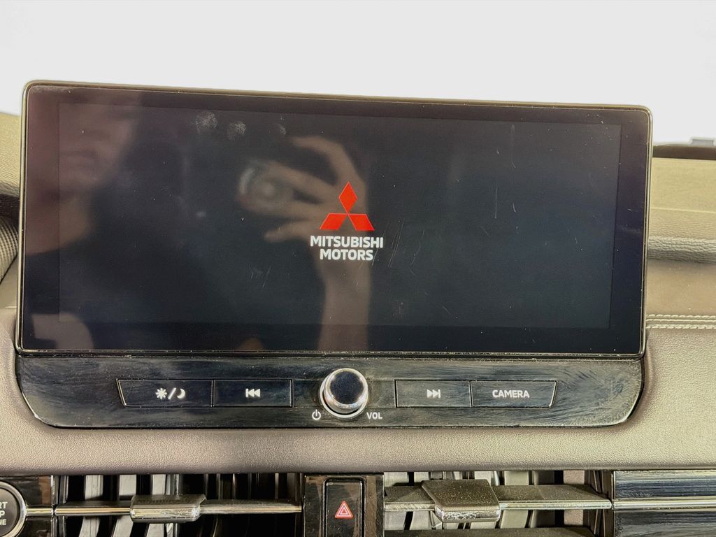 Used 2025 Mitsubishi Outlander SUV