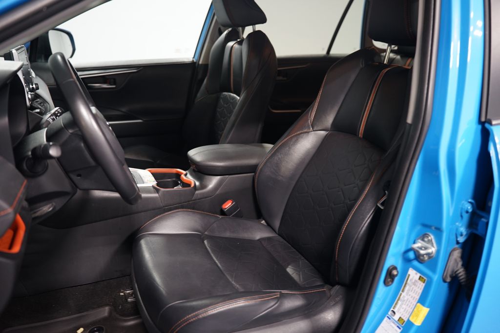 Thumbnail: 2021 Toyota RAV4 - 6
