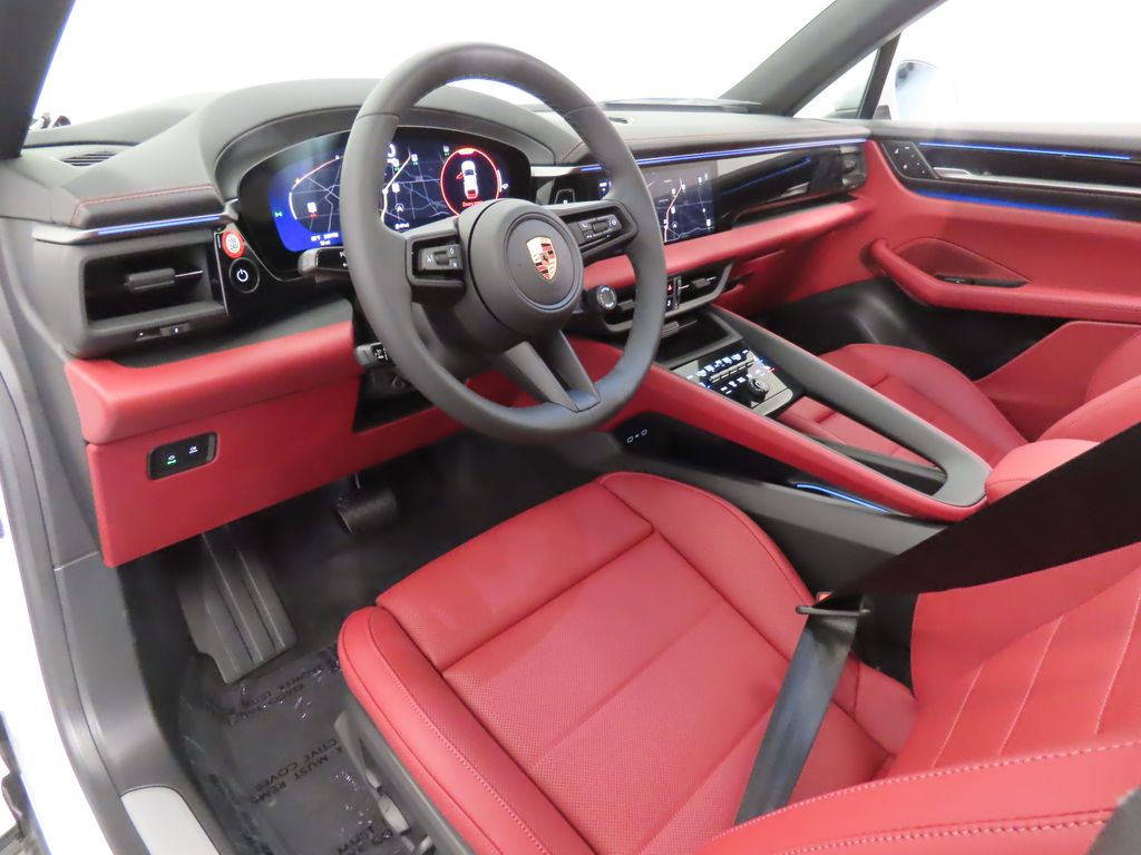 Thumbnail: 2025 Porsche Macan - 4