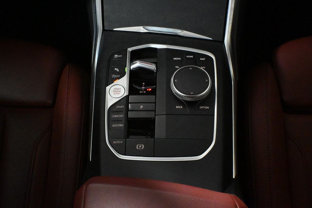 Thumbnail: 2023 BMW 3 Series - 25