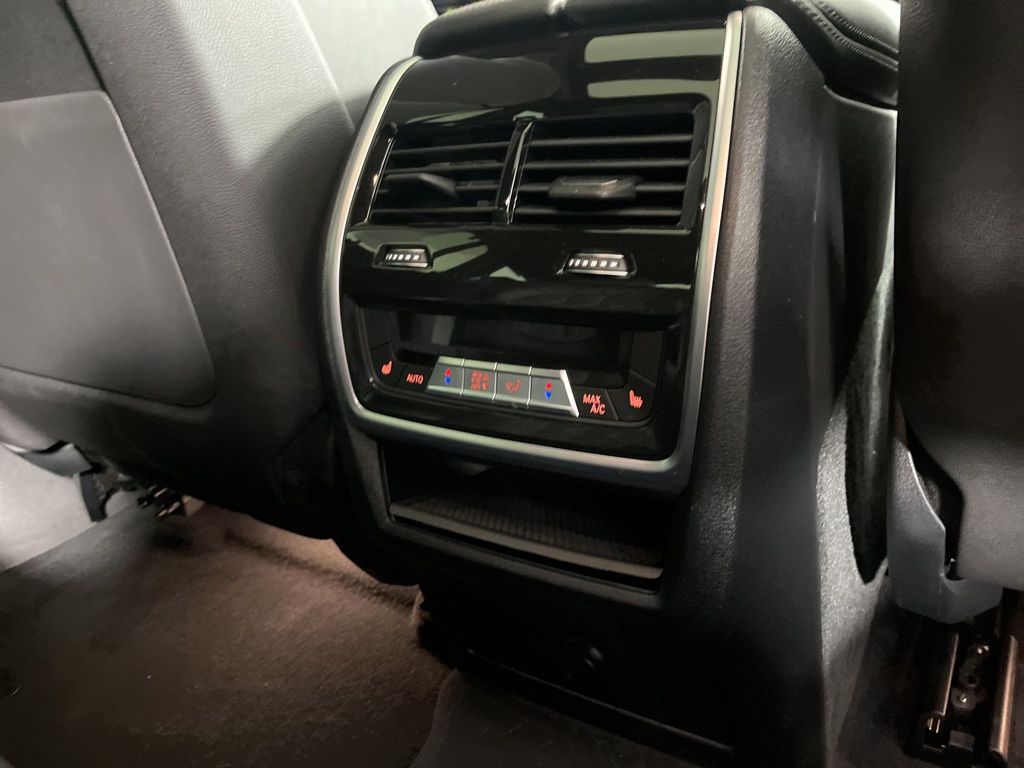 Thumbnail: 2024 BMW X6 - 10