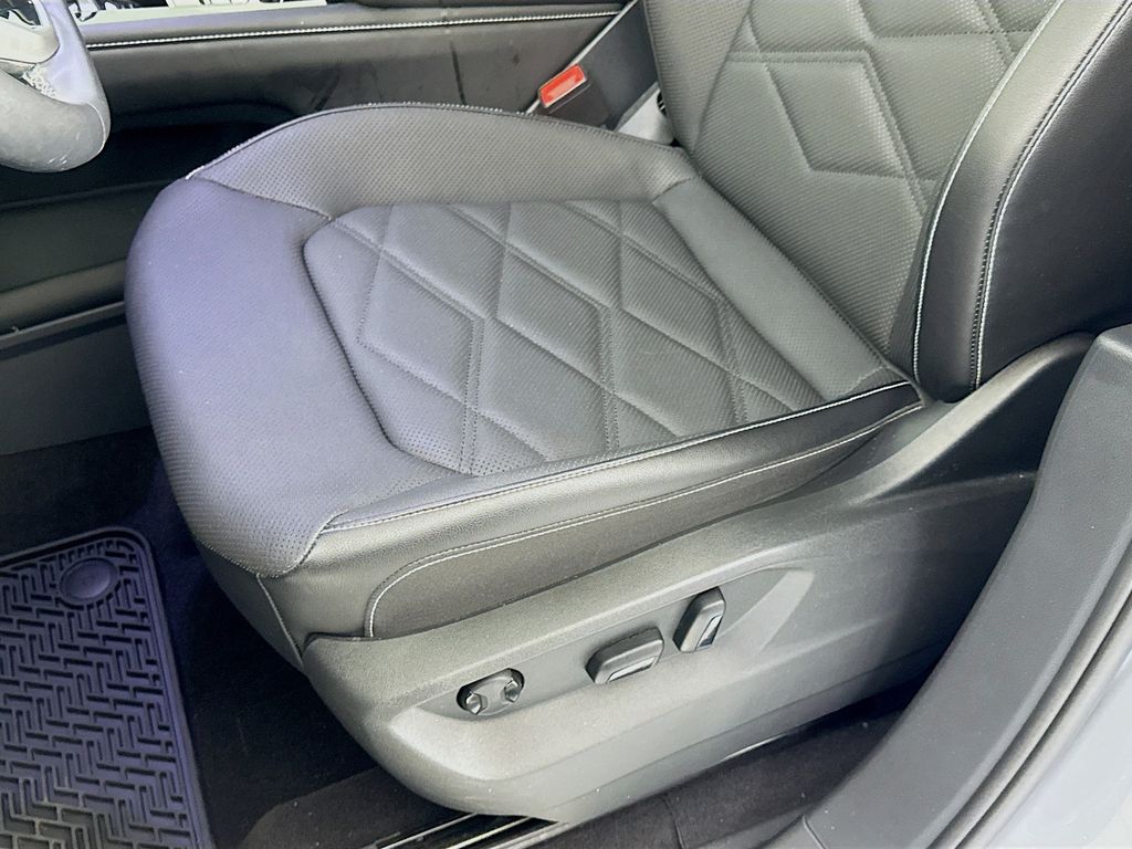 Used Car 2024 Volkswagen Atlas  2.0t Se W/technology For Sale Under $35,000 In Austin, Texas