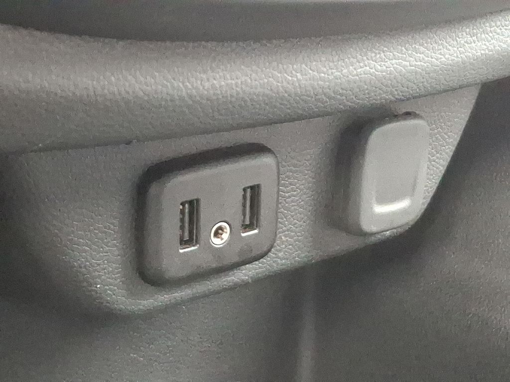 Thumbnail: 2023 Chevrolet Traverse - 27