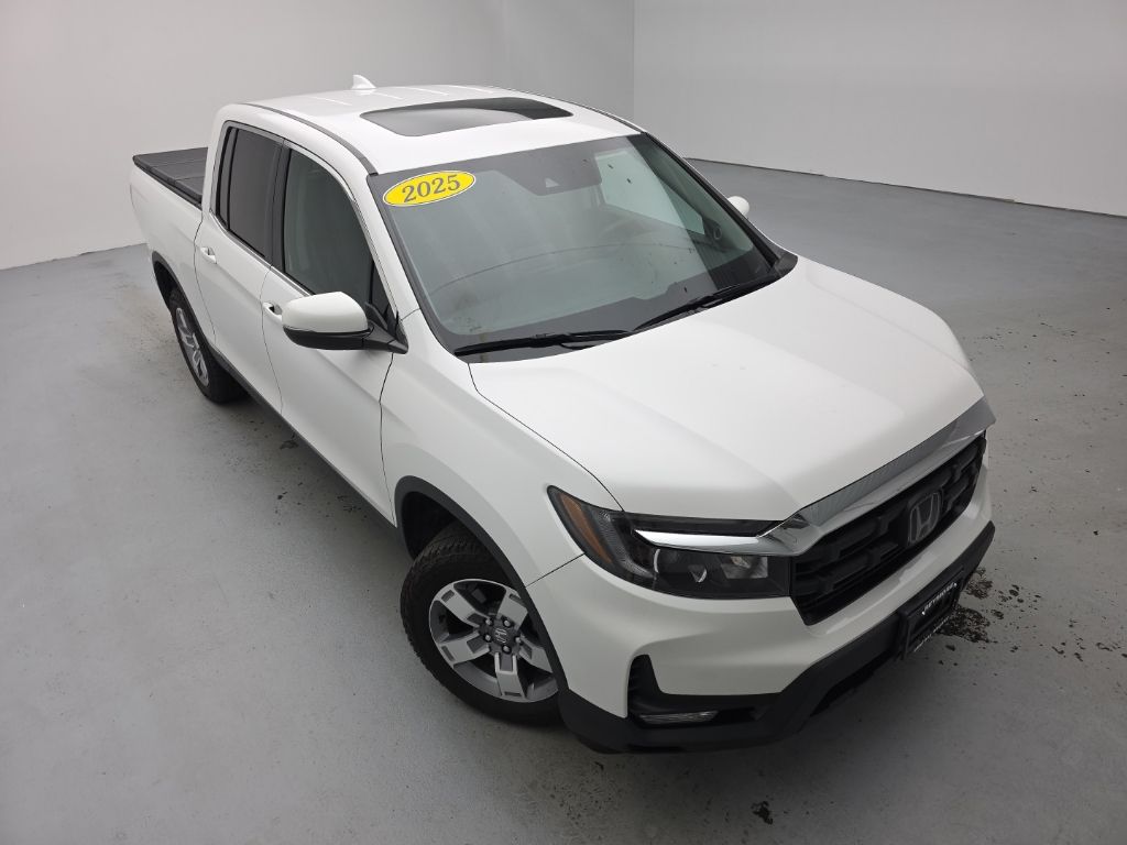 White 2025 Honda Ridgeline Pickup Truck All-Wheel Drive 9-Speed Automatic