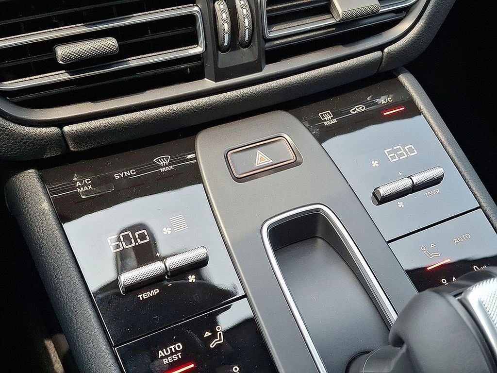 Thumbnail: 2025 Porsche Macan - 17