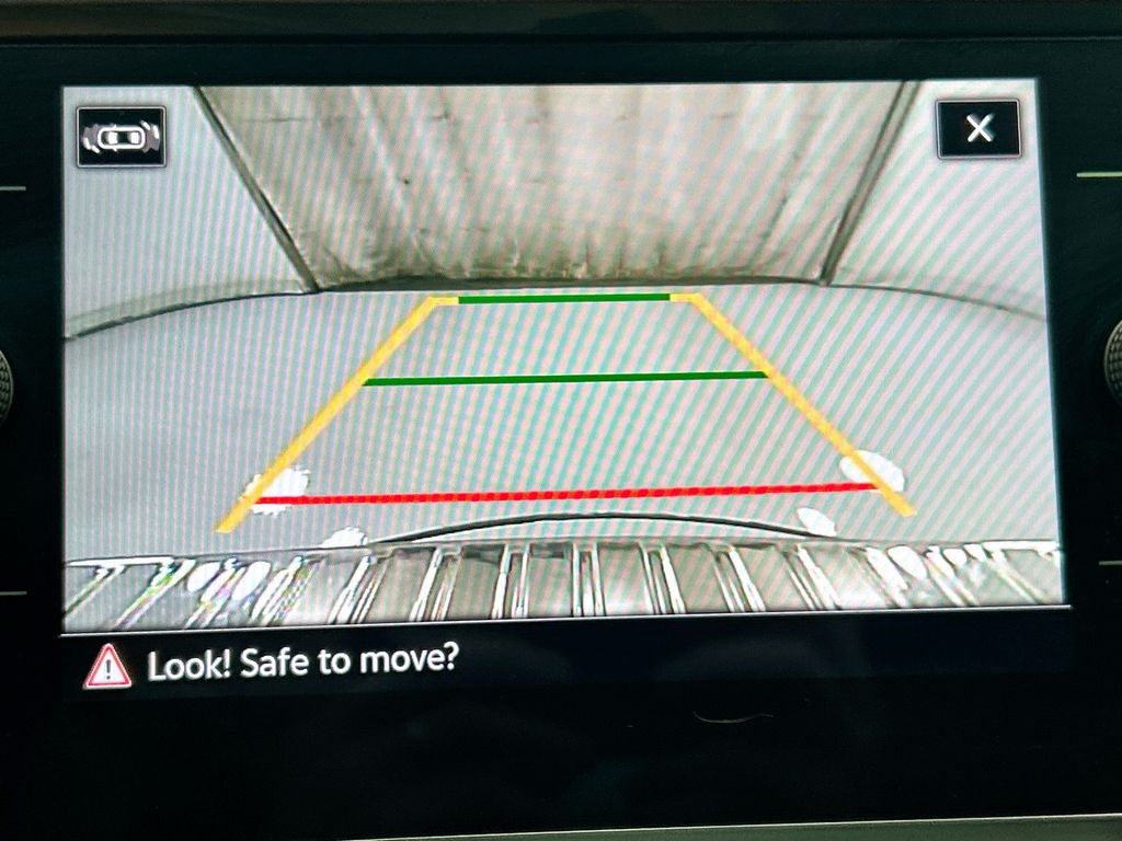 Thumbnail: 2023 Volkswagen Tiguan - 14