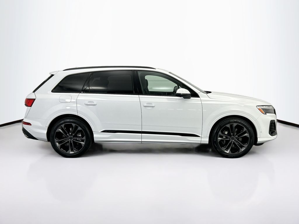 Thumbnail: 2026 Audi Q7 - 4